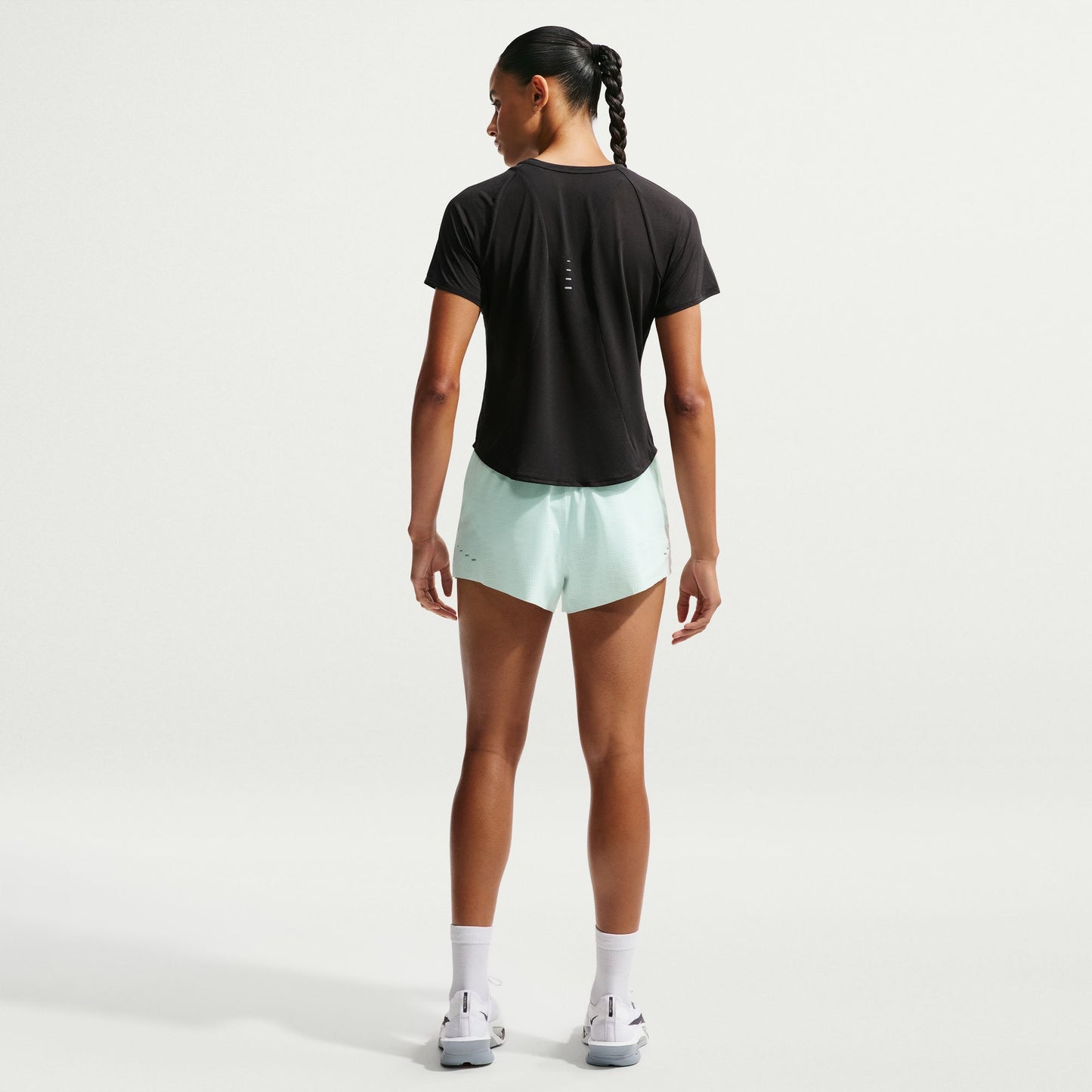 Women's Swift Breathe Dri-FIT Mid-Rise 2.5" Brief-Lined Shorts